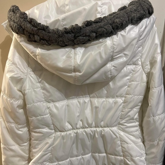 Aeropostale hooded white puffer jacket with cuffed sleeves - Picture 2 of 4